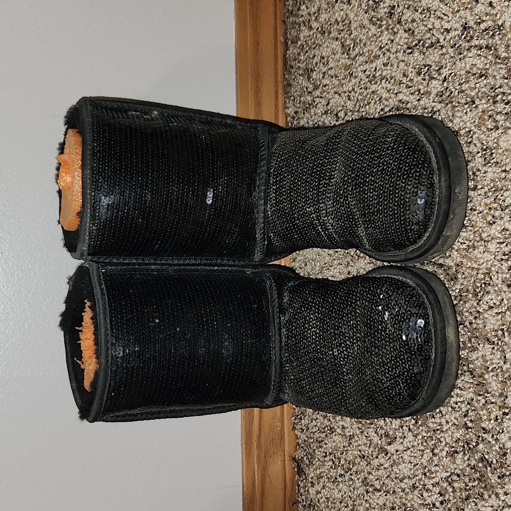 Black Sparkly Uggs size 6